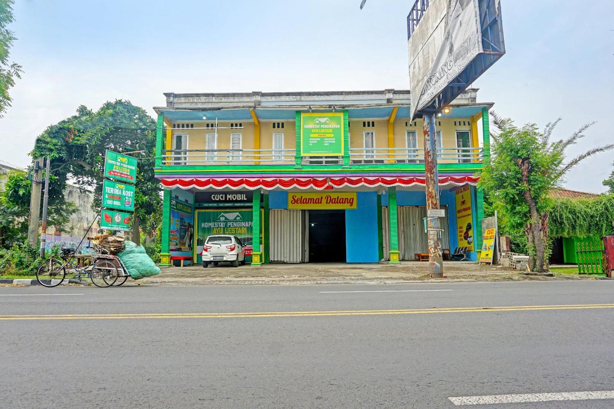 Oyo 91825 Ayu Lestari Homestay Nganjuk Bagian luar foto